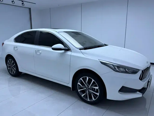 Kia K3 — Фото автомобиля 3