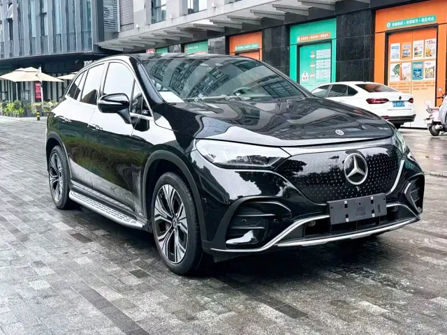 Mercedes-Benz EQE SUV — Фото автомобиля 3