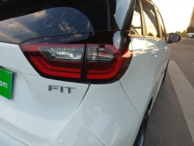 Honda Fit — Фото автомобиля 7
