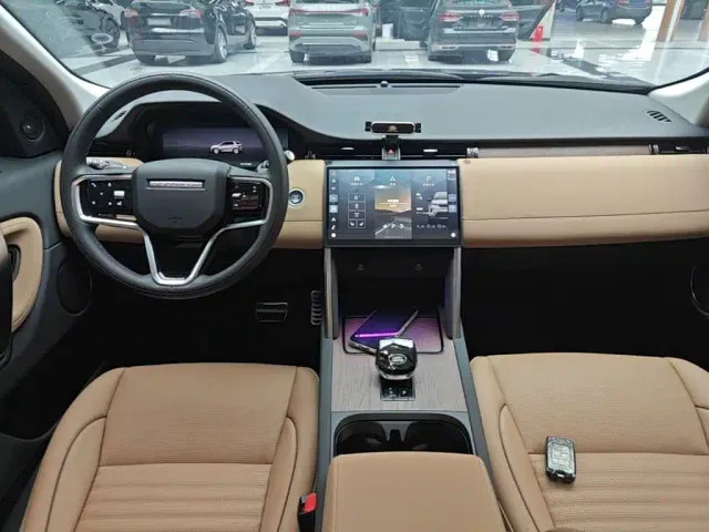 Land Rover Discovery Sport — Фото автомобиля 9