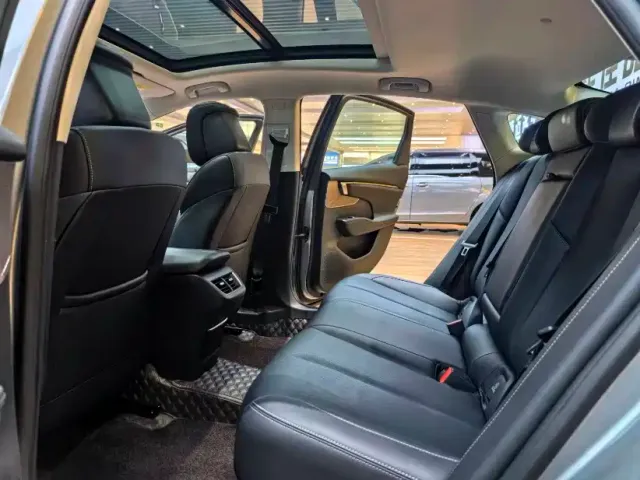 Buick LaCrosse — Фото автомобиля 5