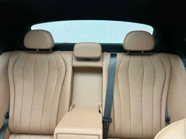 Mercedes-Benz E-Class — Фото автомобиля 9