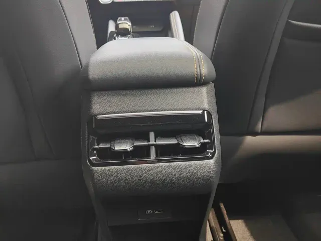 Geely Binyue — Фото автомобиля 15