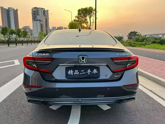 Honda Accord — Фото автомобиля 5