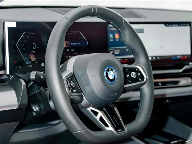 BMW i5 — Фото автомобиля 9