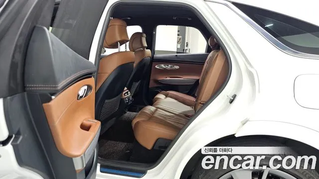Genesis GV70 2.5T Бензин AWD — Фото автомобиля 17