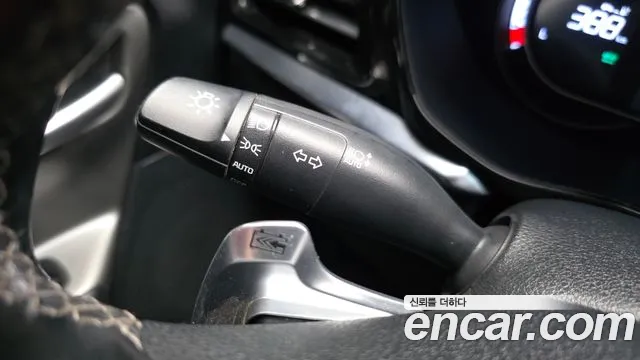 Kia Niro — Фото автомобиля 28