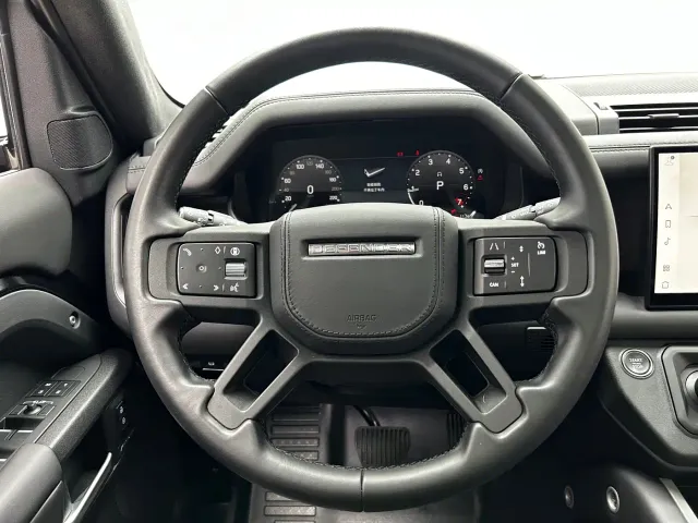 Land Rover Defender — Фото автомобиля 16