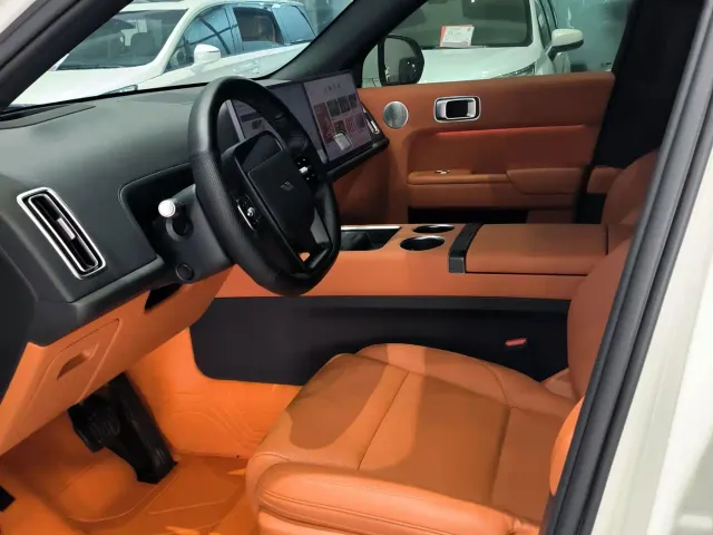 Li Auto L7 — Фото автомобиля 4