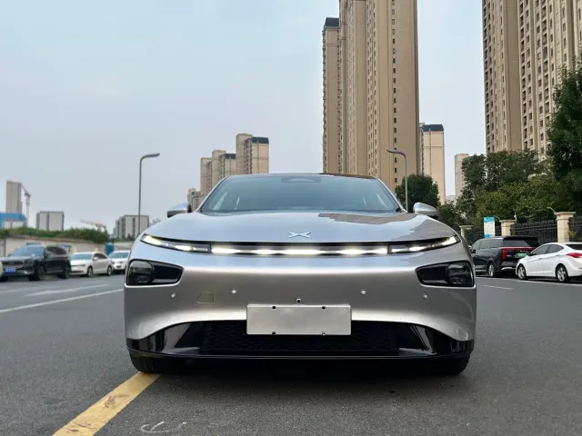 Xpeng P7 — Фото автомобиля 2