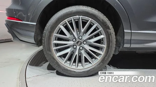 Audi Q3 35 TDI quattro Premium — Фото автомобиля 5