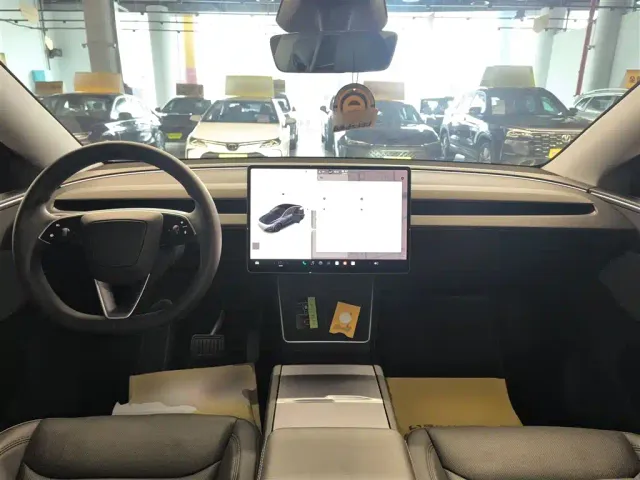 Tesla Model Y — Фото автомобиля 5