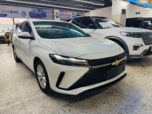 Chevrolet Monza — Фото автомобиля 3