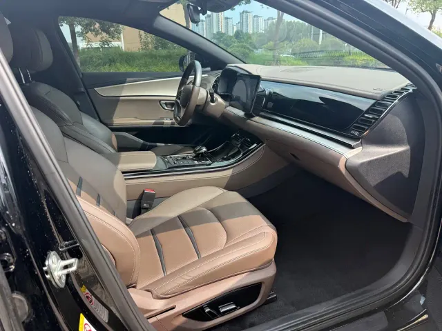 BYD BYD e9 2022 Model Year Business Edition — Фото автомобиля 6