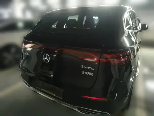 Mercedes-Benz EQE SUV — Фото автомобиля 7