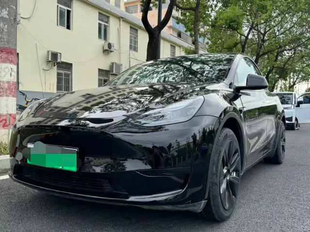 Фотография автомобиля — Tesla Model Y