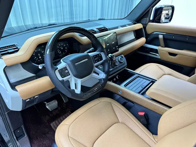 Land Rover Defender — Фото автомобиля 7