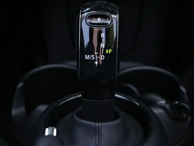 MINI Hatch — Фото автомобиля 30