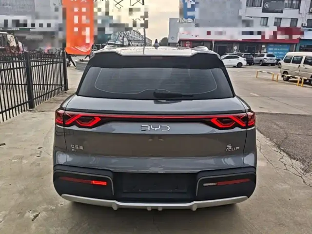 BYD Yuan UP — Фото автомобиля 5
