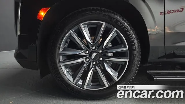 Cadillac Escalade 5th Gen — Фото автомобиля 5
