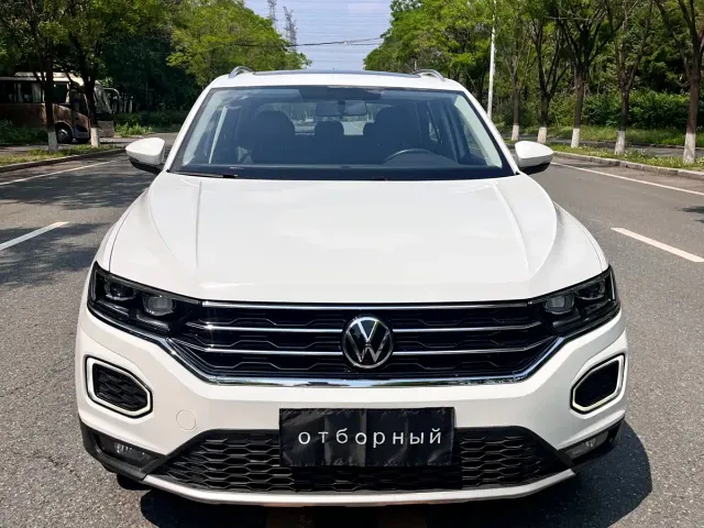 Volkswagen T-Roc — Фото автомобиля 2
