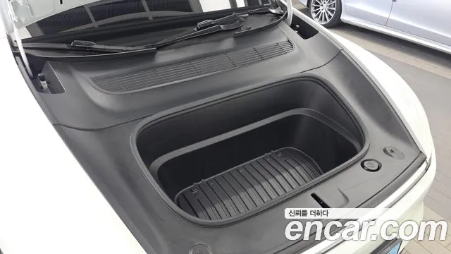 Tesla Model Y — Фото автомобиля 9
