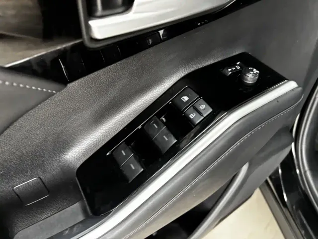 Toyota Highlander — Фото автомобиля 11