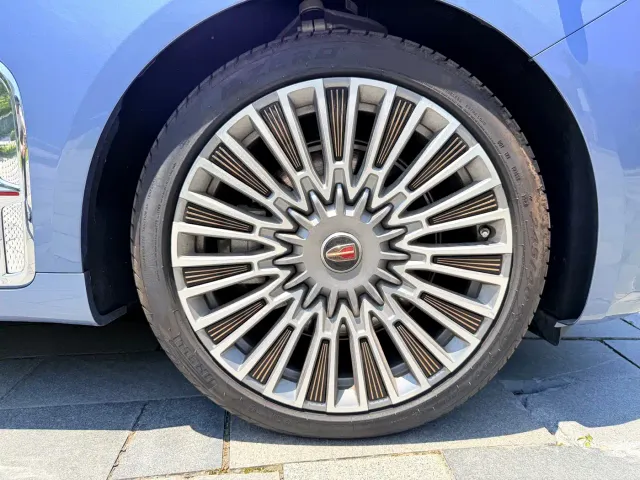 Hongqi H9 — Фото автомобиля 13