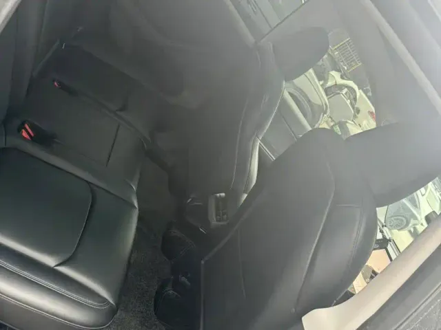 Tesla Model Y — Фото автомобиля 8