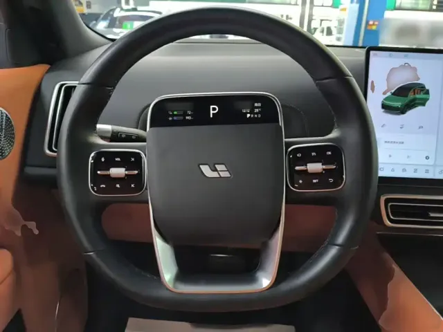 Li Auto L9 — Фото автомобиля 10