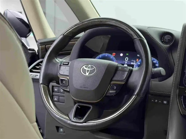 Toyota Alphard — Фото автомобиля 12