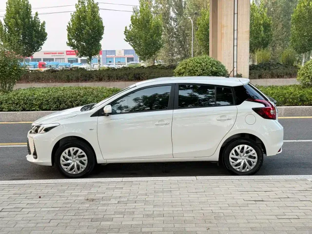 Toyota Vios FS — Фото автомобиля 3