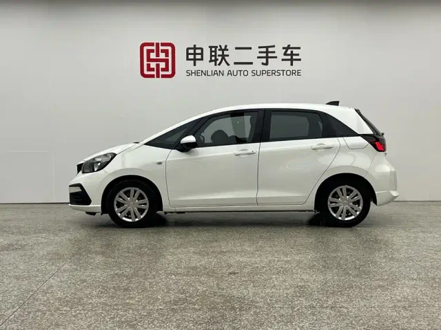 Honda Fit — Фото автомобиля 3
