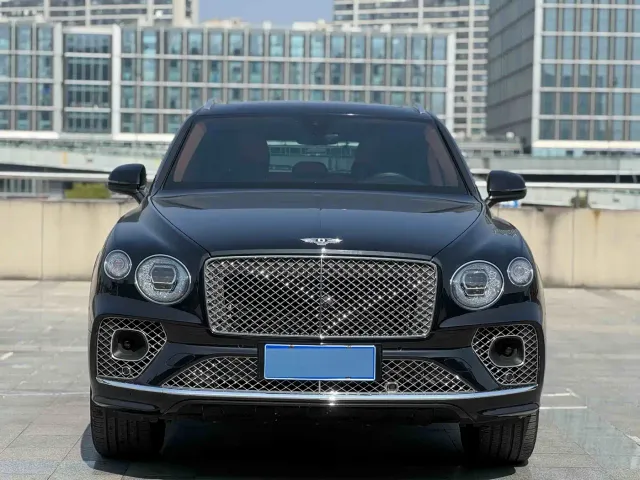 Bentley Bentayga — Фото автомобиля 2