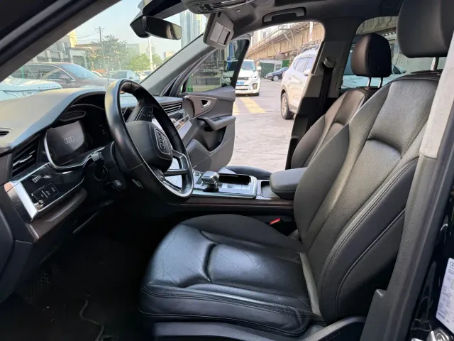 Audi Q7 — Фото автомобиля 17