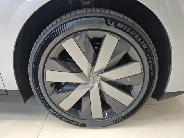 Li Auto i6 — Фото автомобиля 22
