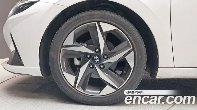 Hyundai AVANTE Avante (CN7) — Фото автомобиля 5