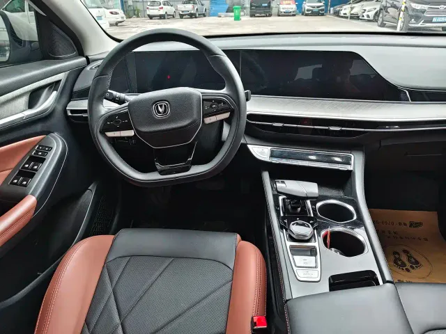 Changan Eado — Фото автомобиля 4