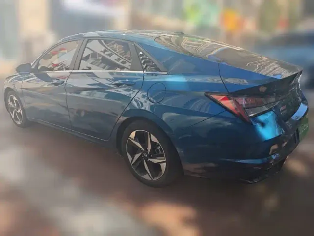 Hyundai Elantra — Фото автомобиля 4