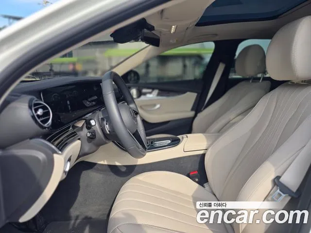 Mercedes-Benz E-Class — Фото автомобиля 9
