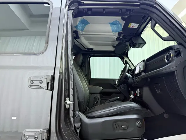 Jeep Wrangler — Фото автомобиля 12