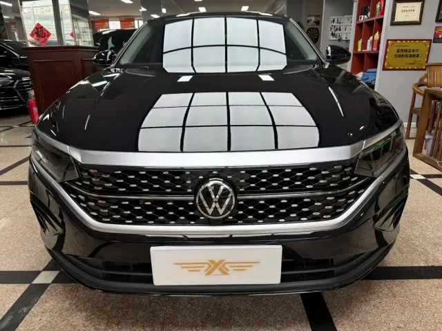 Volkswagen Passat — Фото автомобиля 2