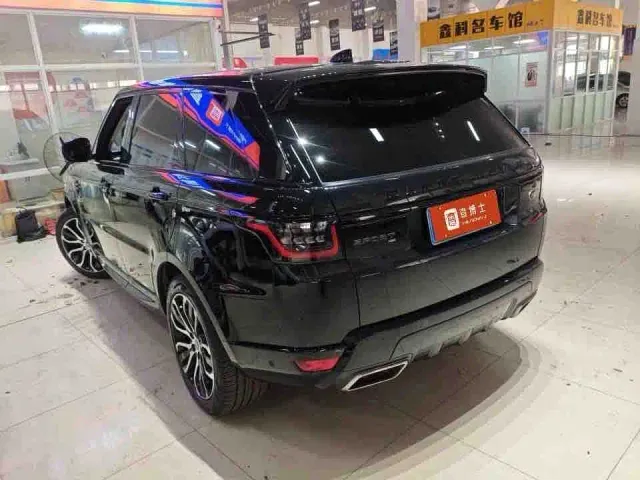 Land Rover Range Rover Sport — Фото автомобиля 6