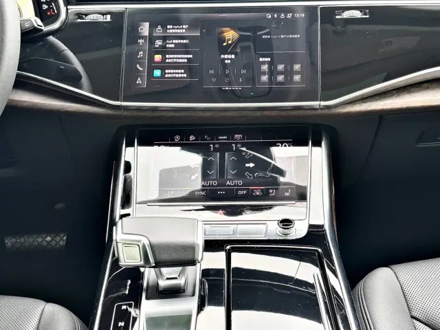 Audi Q7 — Фото автомобиля 19