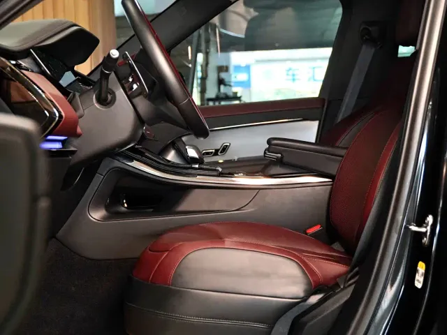 Land Rover Range Rover Sport — Фото автомобиля 11