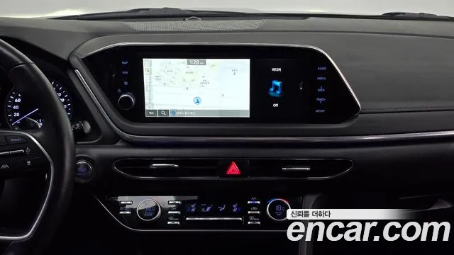 Hyundai Sonata — Фото автомобиля 12