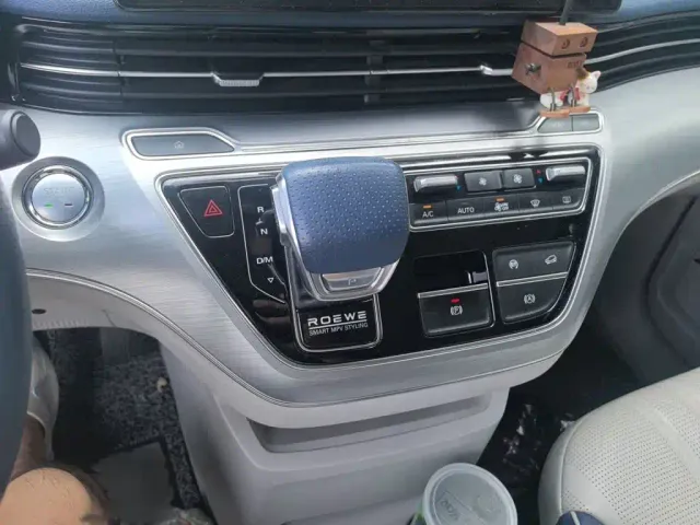 Roewe iMAX8 — Фото автомобиля 6