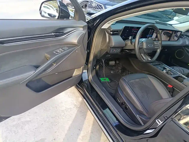 Ford Mondeo — Фото автомобиля 15