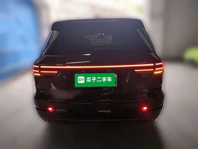 Li Auto ONE — Фото автомобиля 7