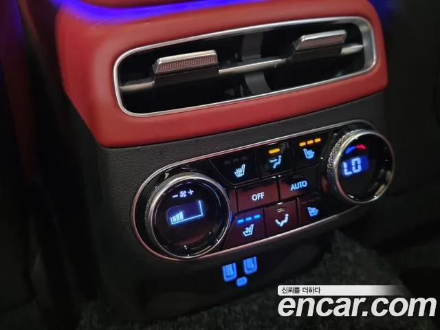 Genesis GV70 — Фото автомобиля 15
